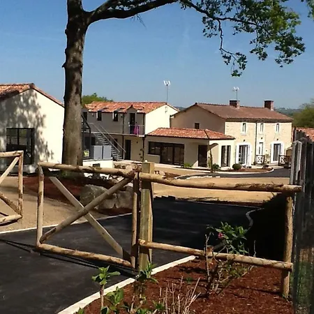 Сasa de vacaciones De La Bibudiere *